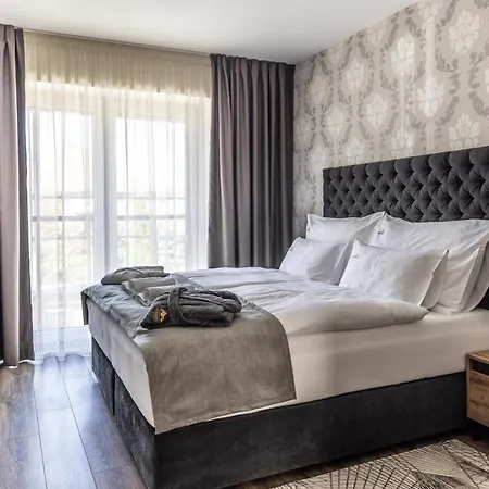 Demanova - Dependance Aparthotel 4*